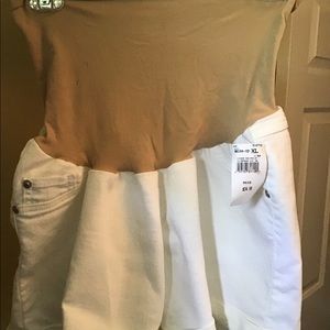 Maternity shorts never worn